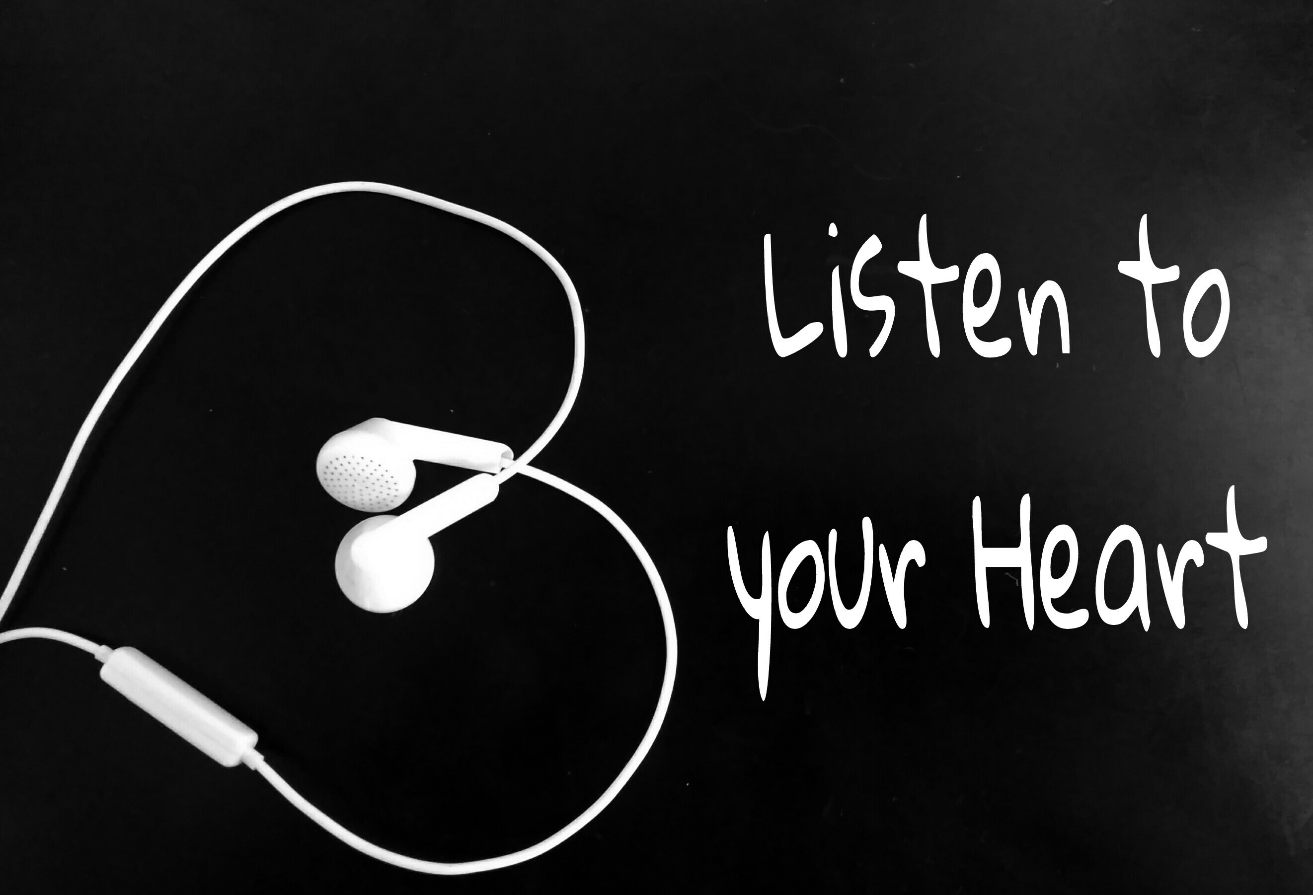 Listen to the your favourite. Listen to your Heart. Listen to. Listening надпись. Listen to картинка.